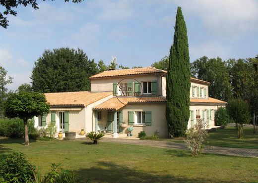 Maison de luxe à Dirac, Charente