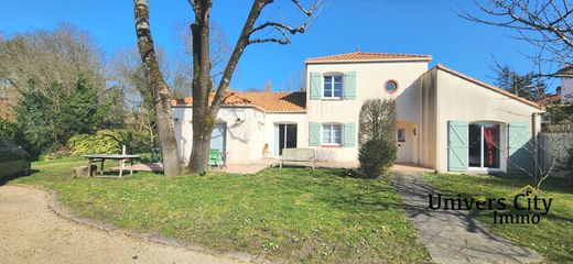 Luxus-Haus in Basse-Goulaine, Loire-Atlantique