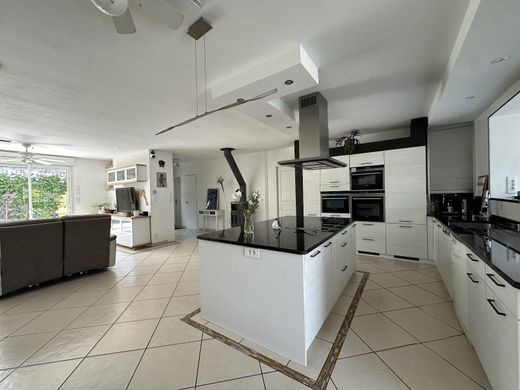Luxury home in Colomiers, Upper Garonne