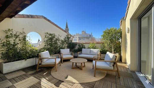 Apartment in Nîmes, Gard