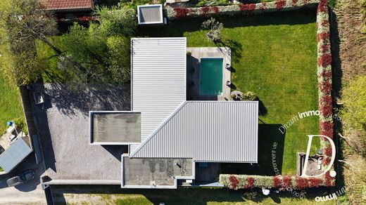 Lüks ev Taller, Landes