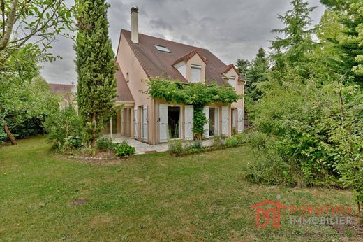 Luxury home in Marolles-en-Brie, Val-de-Marne