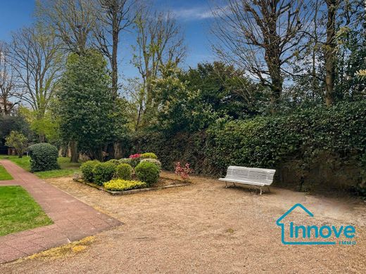 Apartament w Wersal, Yvelines