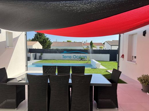 Luxus-Haus in Médis, Charente-Maritime