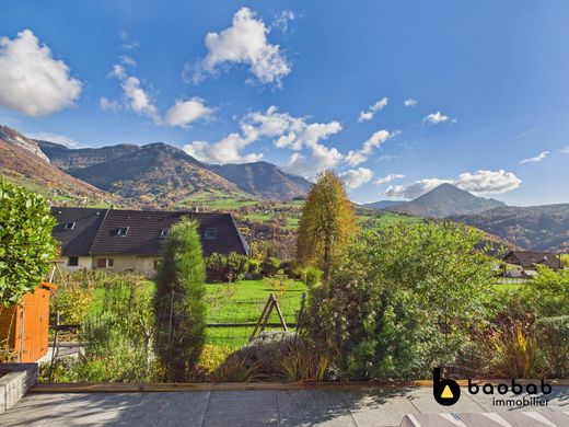 منزل ﻓﻲ Saint-Jean-d'Arvey, Savoy