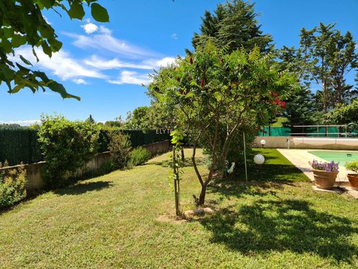 Casa di lusso a Saint-Martin-de-la-Brasque, Vaucluse