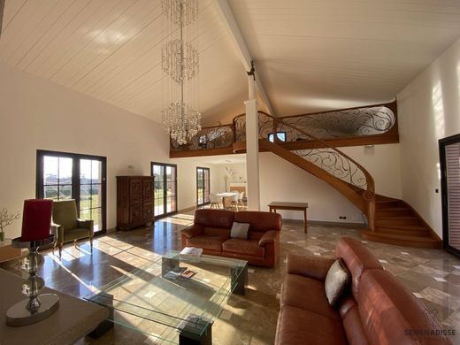 Rieux-Volvestre, Upper Garonneの高級住宅