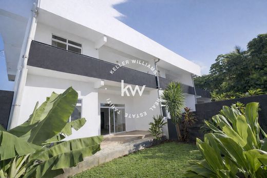 Apartment / Etagenwohnung in Arue, Îles du Vent