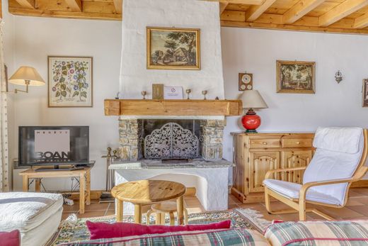 Apartment / Etagenwohnung in Demi-Quartier, Haute-Savoie