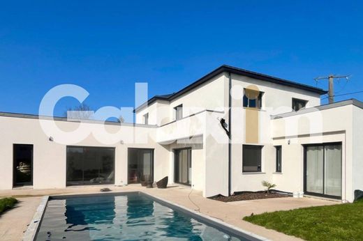 Casa de lujo en Bourgbarré, Ille y Vilaine