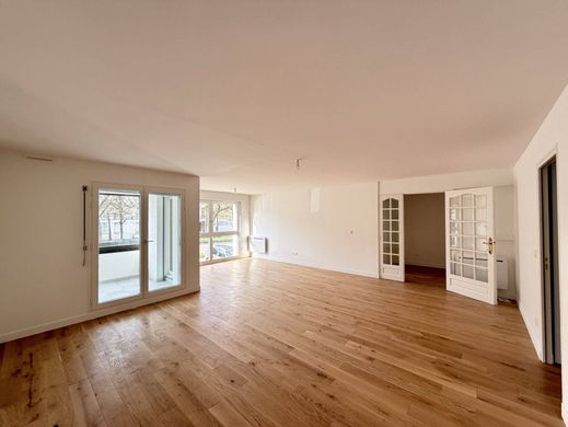 Apartment in Le Chesnay, Yvelines