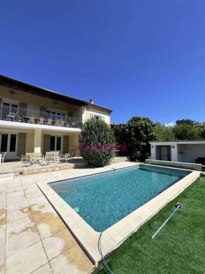 Luxury home in Mormoiron, Vaucluse