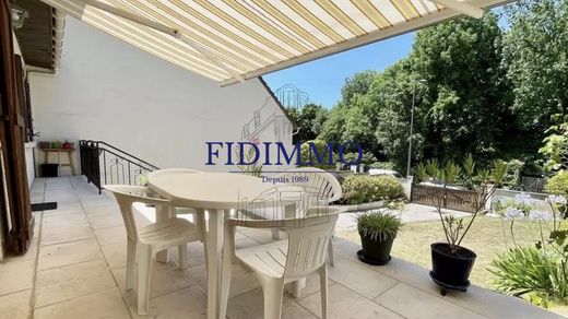 Chennevières-sur-Marne, Val-de-Marneの高級住宅