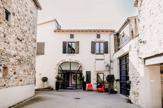 Luxe woning in Clermont-Ferrand, Puy-de-Dôme