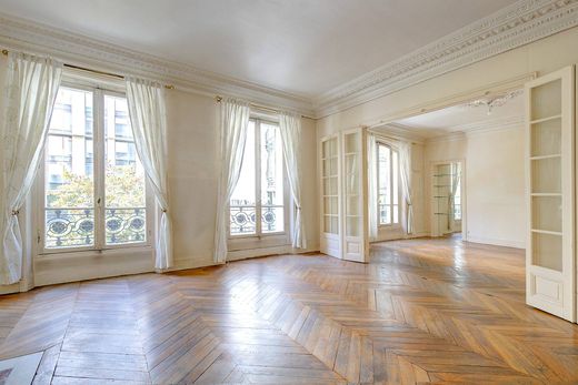 Apartment in Neuilly-sur-Seine, Hauts-de-Seine