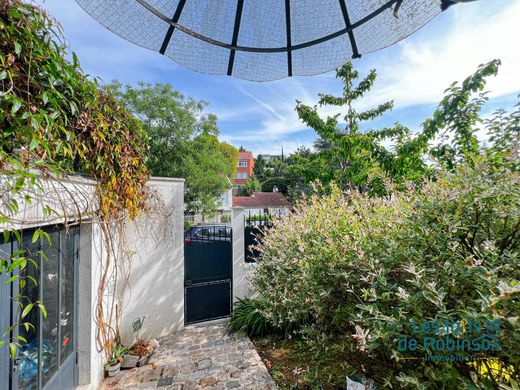 Luksusowy dom w Le Plessis-Robinson, Hauts-de-Seine