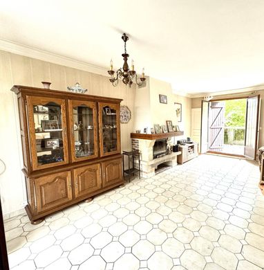 Luxury home in Le Plessis-Robinson, Hauts-de-Seine