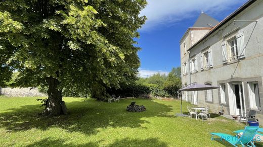 Riom, Puy-de-Dômeの高級住宅