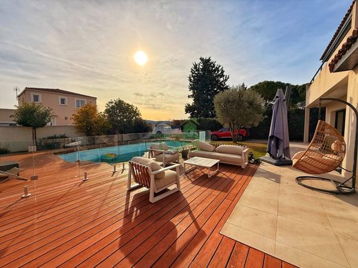 Luxury home in Fabrègues, Hérault