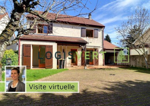 Luxury home in Fontenay-le-Fleury, Yvelines