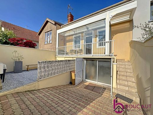 Casa di lusso a Le Plessis-Robinson, Hauts-de-Seine