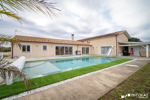 Luxury home in Sadirac, Gironde