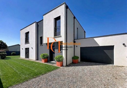 Luxury home in Montanay, Rhône