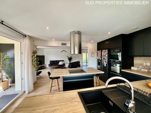 Luxury home in Perpignan, Pyrénées-Orientales