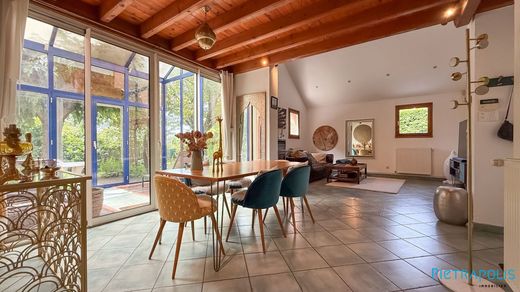 Luxury home in Sathonay-Camp, Rhône