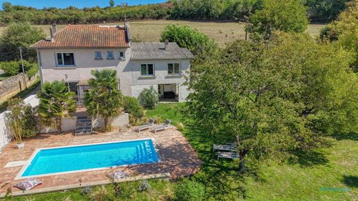 Luxury home in Estrablin, Isère