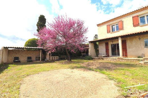 Luxury home in Bezouce, Gard