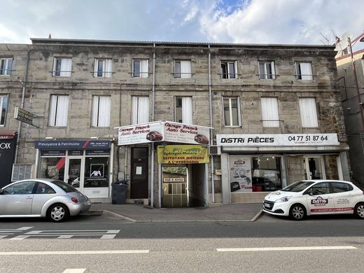 Appartementencomplex in La Grand-Croix, Loire