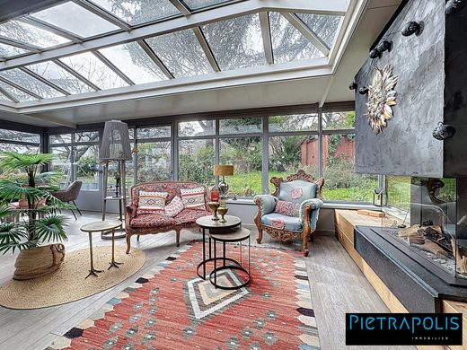 豪宅  Saint-Laurent-d'Agny, Rhône