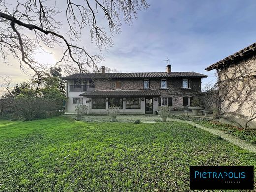 호화 저택 / Savigneux, Ain