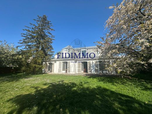 Chennevières-sur-Marne, Val-de-Marneの高級住宅