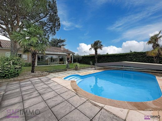 Luxury home in Chaponost, Rhône