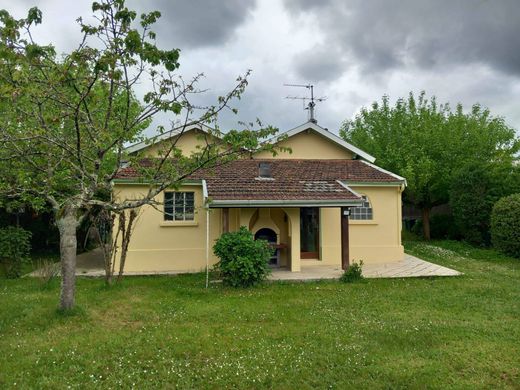 Luxury home in Le Bouscat, Gironde