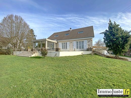 Luxury home in Les Essarts-le-Roi, Yvelines
