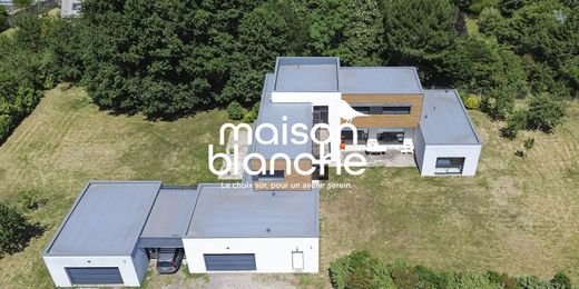 Casa di lusso a Feneu, Maine-et-Loire