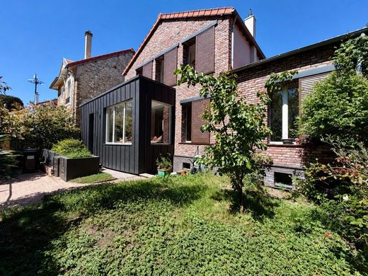 Luxury home in Saint-Maur-des-Fossés, Val-de-Marne