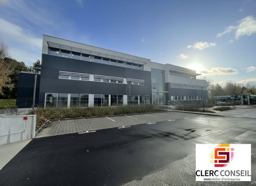 Office in Mont-Saint-Aignan, Seine-Maritime