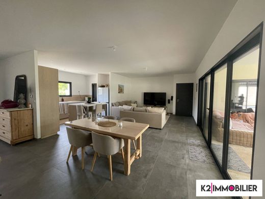 Luxus-Haus in Montélimar, Drôme