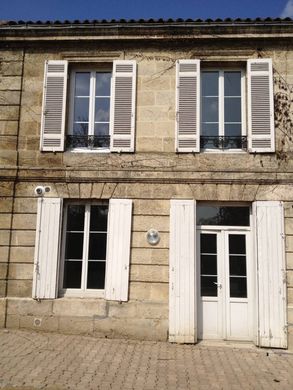 Kamienica w Carbon-Blanc, Gironde