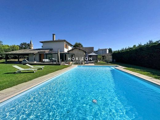 Luxury home in Montceaux, Ain