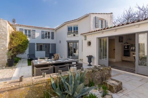 منزل ﻓﻲ La Flotte, شارنت البحرية