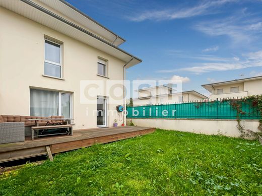 Luksusowy dom w Gennevilliers, Hauts-de-Seine