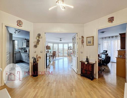 Apartament w Montrouge, Hauts-de-Seine