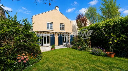Luxus-Haus in Voisins-le-Bretonneux, Yvelines