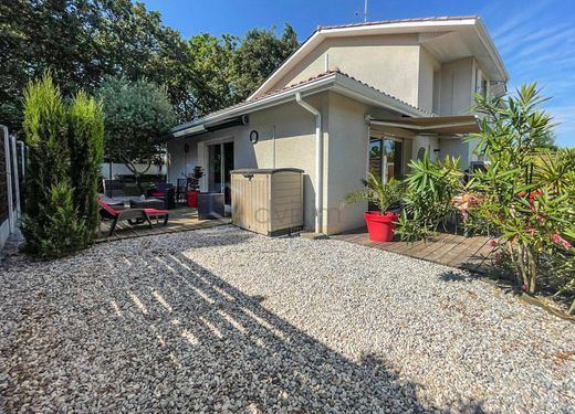 Luxe woning in Arès, Gironde