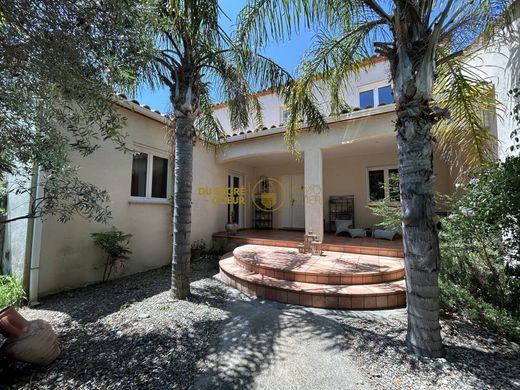 ‏בתי יוקרה ב  Saint-Estève, Pyrénées-Orientales